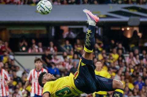Golazo de chilena de Miguel Ángel Borja le da la vuelta al mundo y le piden el Premio Puskás