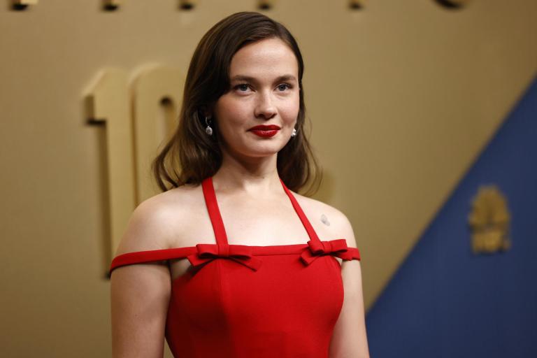 Los Angeles (United States), 15/09/2026.- Cailee Spaeny arrives for the 78th annual Emmy Awards ceremony held at the Peacock Theater in Los Angeles, California, USA, 14 September 2026. The Emmys celebrate excellence in national primetime television programming. EFE/EPA/JILL CONNELLY