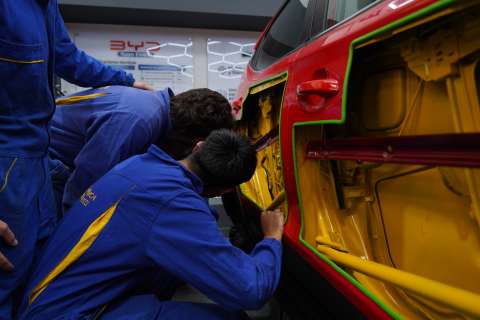 La movilidad eléctrica también transforma los talleres de mecánica tradicional
