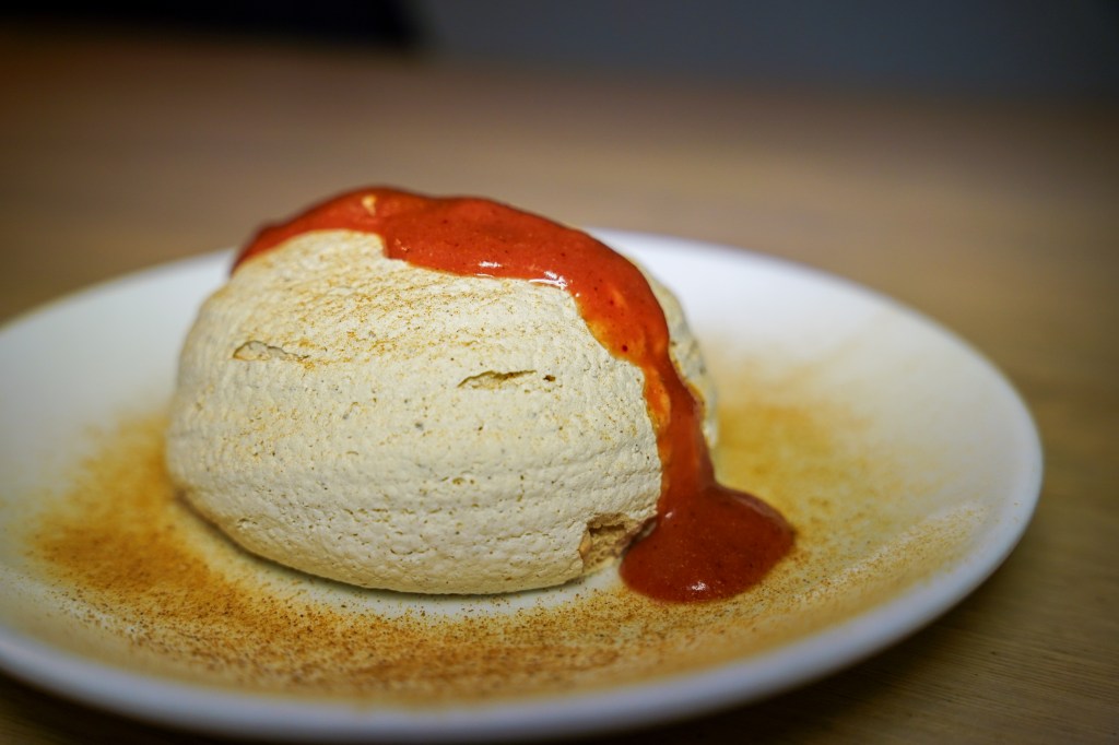 Merengón de guayaba agria, propuesta gastronómica del restaurante Amen Ramen