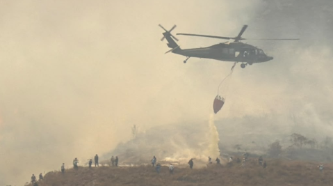 Retiran a los bomberos de un frente del incendio en Boyacá por la intensidad del fuego