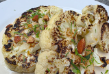 Coliflor asada con tahini: guarnición fácil y deliciosa