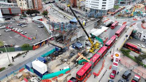 Así creció sobre la calle 26 el puente que conectará el viaducto del Metro de Bogotá