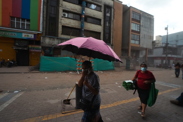 A la espera de la reconstrucción, Pereira se sostiene con la solidaridad de su gente