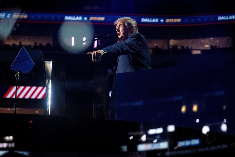 Trump promete USD 5.000 a estadounidenses si los republicanos siguen controlando el Congreso