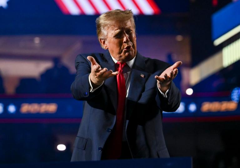 Más allá del “soborno al votante”: las jugadas de Trump por las “midterms”