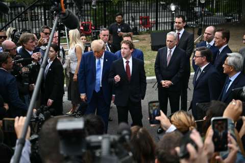 Qué se sabe del acuerdo que Trump firmó con los gigantes de la inteligencia artificial