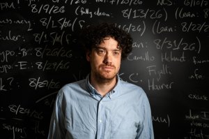 El matemático atrapado entre OpenAI y Anthropic por un problema matemático