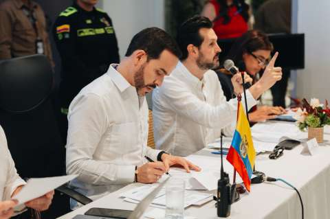De la Espriella aceleró su "patria milagro": activó chequera regional y apuntó al exterior