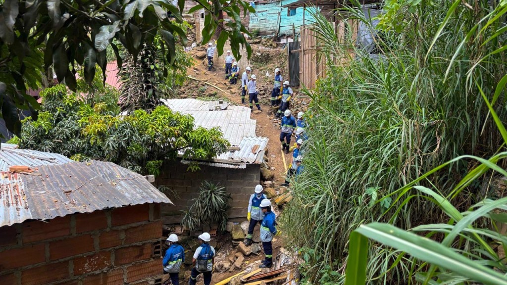 Finaliza la evacuación humanitaria de viviendas en zona de riesgo de Manrique
