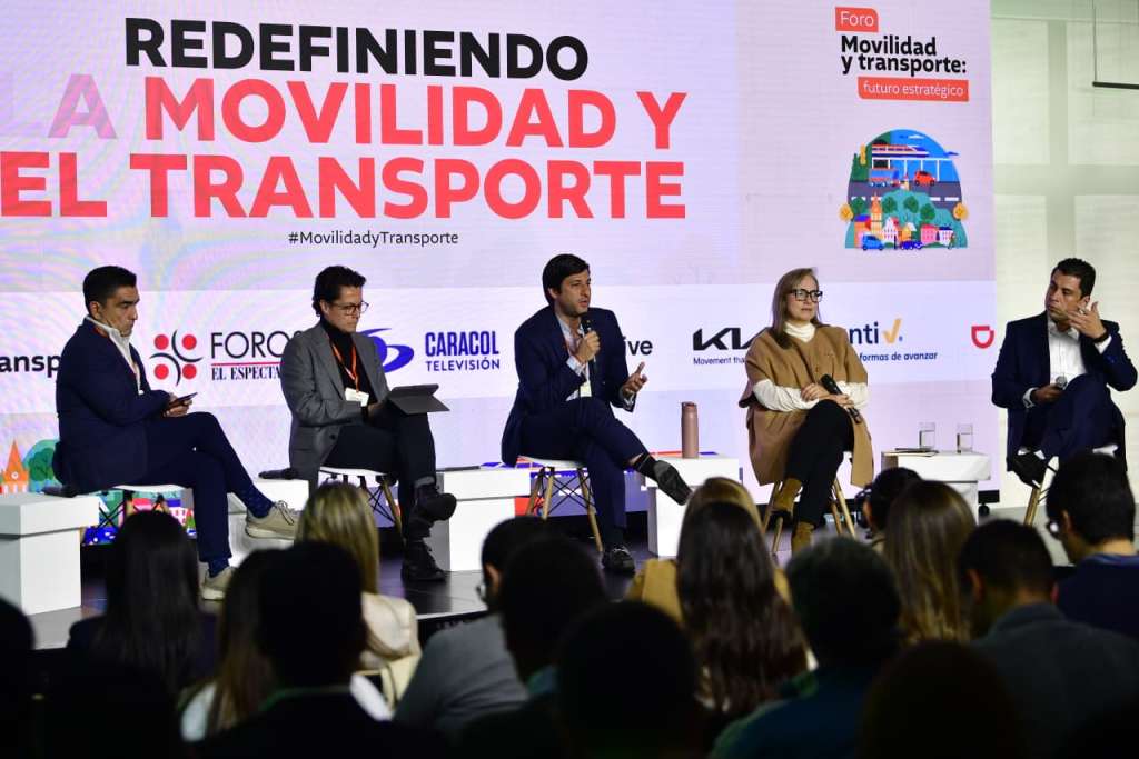 En el foro, autoridades y expertos analizaron los desafíos y las oportunidades de la movilidad.