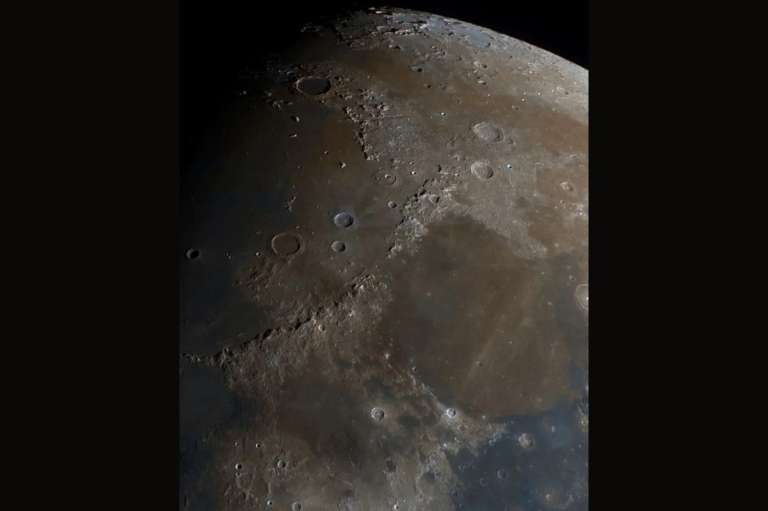 Categorí juvenil ZWO: Nikolaos Strimpoulis ganó con la imagen llamada Luna mineral.