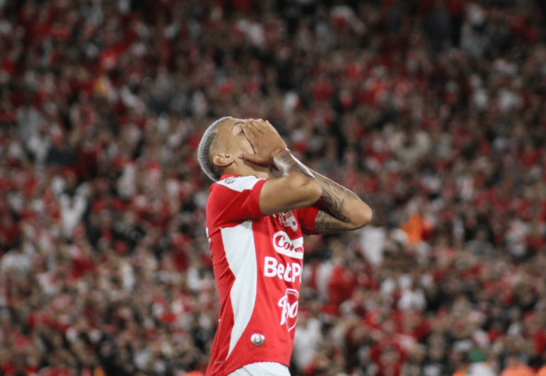 Santa Fe se quedó sin premio en El Campín: empató 0-0 ante Vasco y la serie quedó abierta