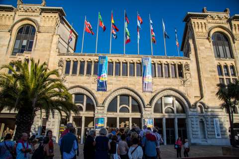 El festival Biarritz América Latina arranca con homenajes a Padura y Bogoshorts