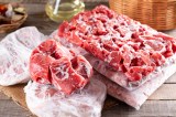 ¿Es malo congelar la carne después de haberla descongelado?