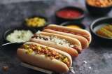 Perro caliente de salmón con pico de mango: receta gourmet, fácil y rápida
