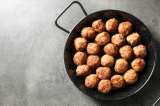 Cómo hacer albóndigas para la tradicional sopa de arroz