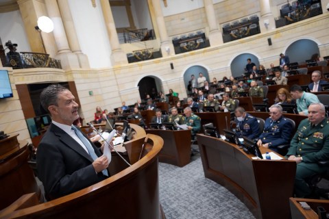 "Nos dejaron incertidumbre jurídica y operativa": canciller sobre nuevo modelo de pasaportes
