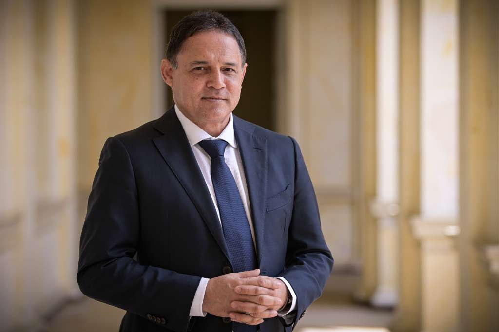 El senador Honorio Henríquez (Centro Democrático), presidente el Congreso, afirma que es cordial la relación entre Abelardo de la Espriella y Álvaro Uribe.