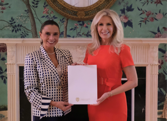 María Consuelo Araújo recibió credenciales como embajadora en Estados Unidos.