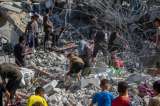 Edificio dañado por ataques israelíes colapsa en Gaza: 21 muertos, entre ellos 12 niños