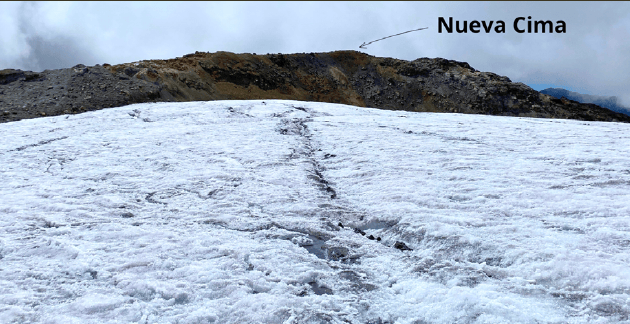 En esta fotografía se evidencia que la cima del Santa Isabel ya no está cubierta de hielo.