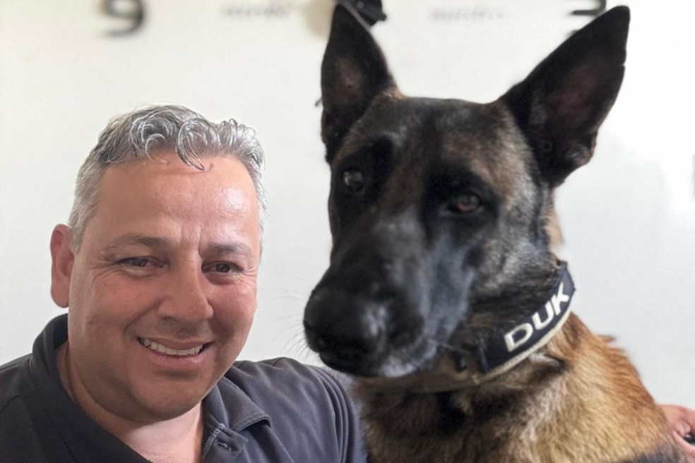Jose Castillo y su perro Duk estuvieron 15 días entre las ruinas de Pereira.