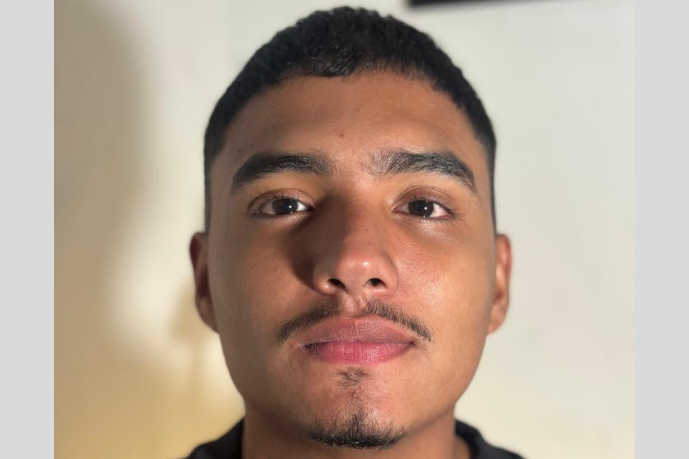 Mateo Arroyave Giraldo fue voluntario en la Plaza de Bolívar, en Pereira, desde el momento en el que ocurrió la tragedia.