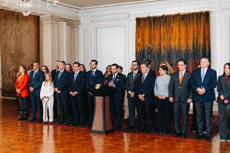 De la Espriella apela a los decretos para equilibrar su gobierno: así se moverá