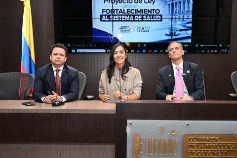 Centro Democrático presenta propuesta para fortalecimiento del sistema de salud