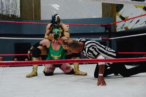 ¡Lucha libre y música underground llegan a Bogotá con Aggressive City II!