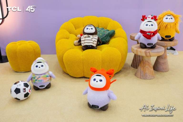 Pensando en que la inteligencia artificial también puede tener una dimensión más cercana, TCL creó el AiMe Family Companion Robot, una nueva apuesta que incorpora interacción multimodal, movimiento y contenido evolutivo para acompañar a las familias y estimular la exploración, la creatividad y los buenos hábitos de los niños.