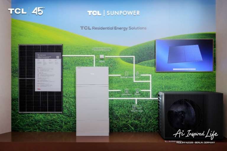 La visión de TCL sobre el hogar inteligente también mira hacia la autosuficiencia energética. Por eso, su propuesta de panel solar tiene tecnología de contacto posterior y diseño de celdas para avanzar hacia soluciones residenciales más eficientes y preparadas para las necesidades del futuro.