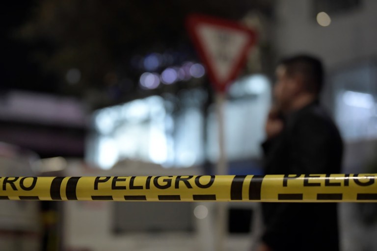 Hallan muertos a tres miembros de una familia: Policía encontró medicamentos y una carta