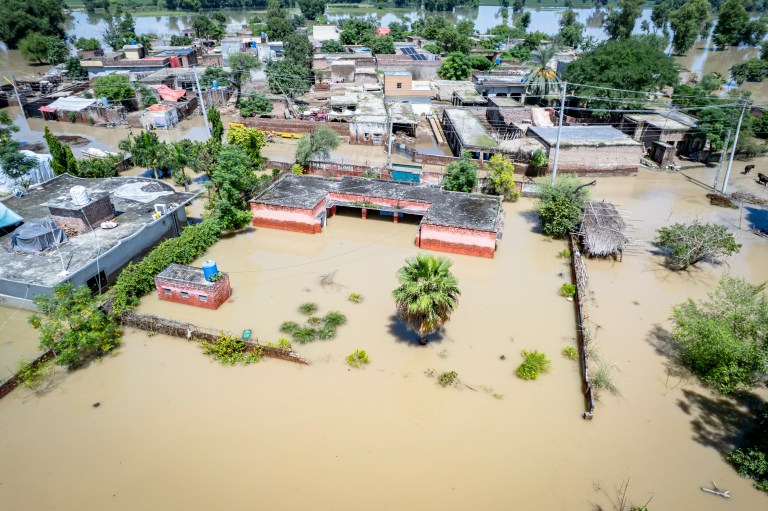 Uno de cada 10 estudiantes vio interrumpida su educación en 2025 por peligros climáticos