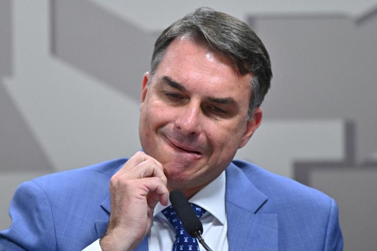 Investigación por corrupción contra Flávio Bolsonaro sacude la campaña electoral en Brasil