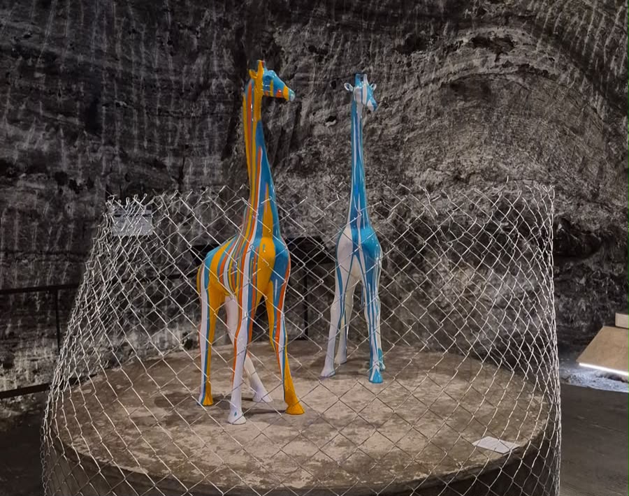 Una de las esculturas de “Susurros de la Tierra”, exposición de Juan Mario Acevedo y César Vallejo en el Museo Subterráneo Monumental 180 de Zipaquirá.
