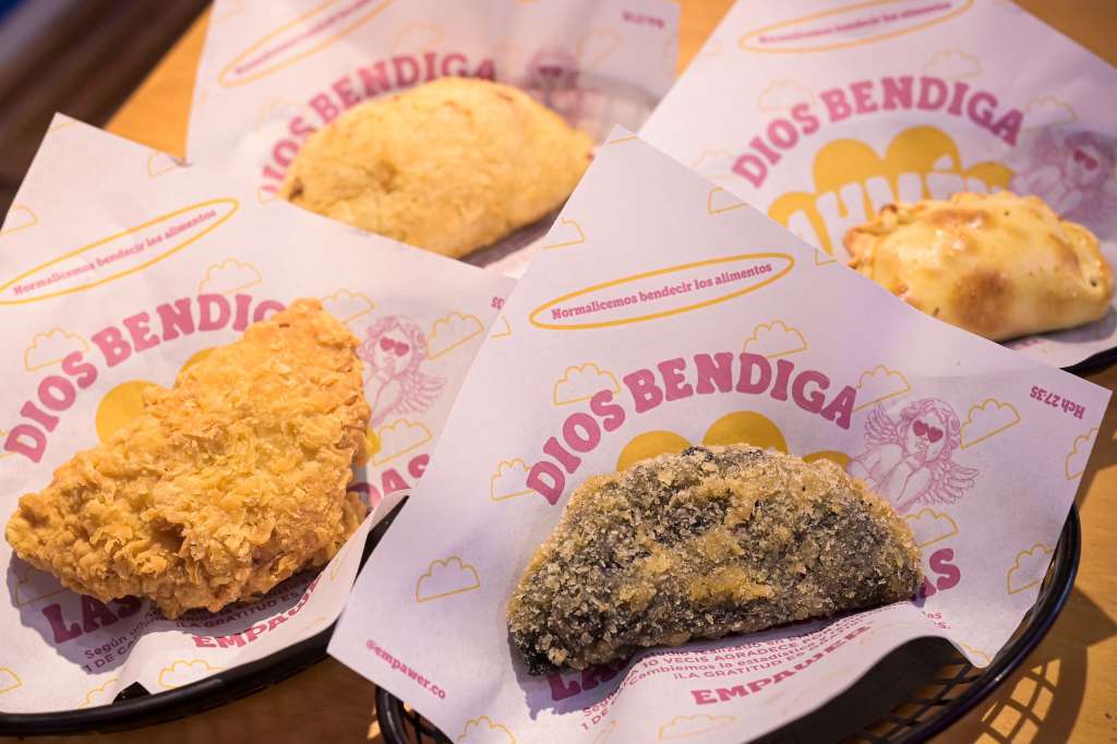 En Empawer se venden más de 200 empanadas al día, con rellenos pensados para sorprender al paladar colombiano.