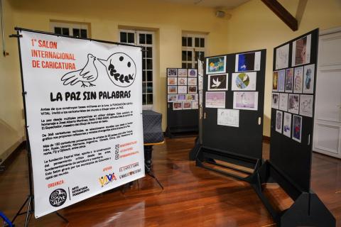 El primer Salón Internacional de la Caricatura premia la paz con obras de tres continentes