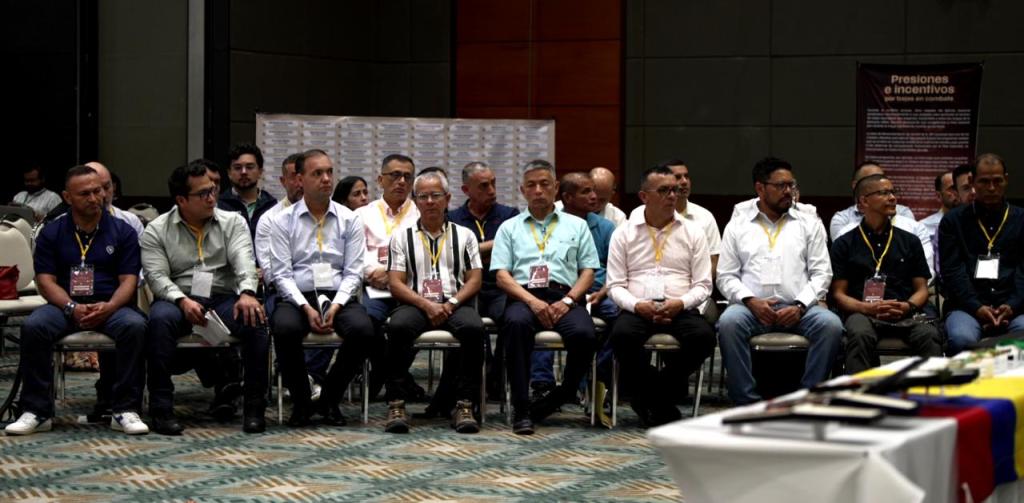 Los comparecientes ante la JEP.