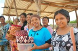 Mochilas, cartucheras y productos de artesanas llegan a las tiendas D1