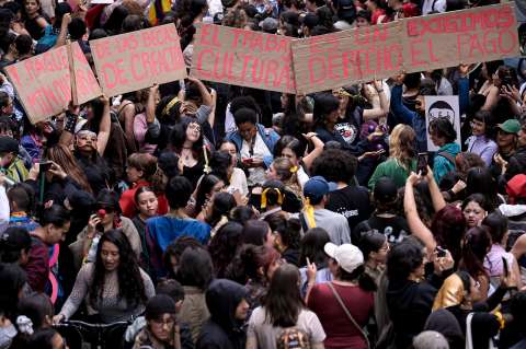 “La cultura no se vende”, el grito de los artistas frente al Ministerio de las Culturas