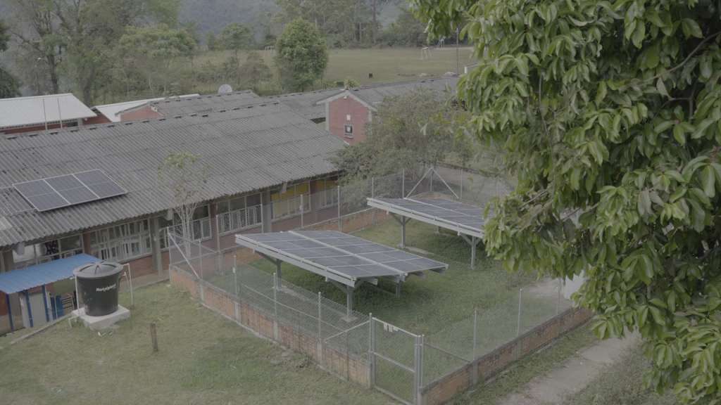 Una de las fachadas de la escuela rural La Selva, en Ginebra. / Cortesía.