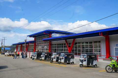 Bahía Solano estrena aeropuerto y busca recuperar el turismo tras el terremoto