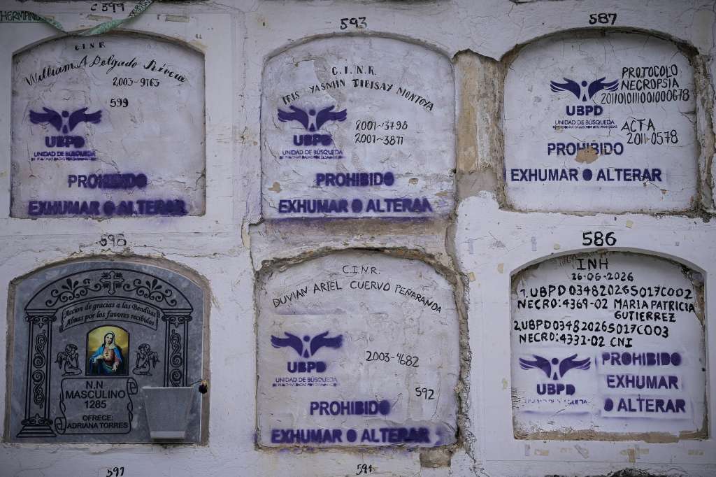 En el Cementerio Sur hay algunas bóvedas colectivas donde reposan los restos de personas sin identificar.