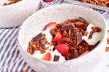 Granola de doble chocolate con coco y chía: receta fácil y saludable