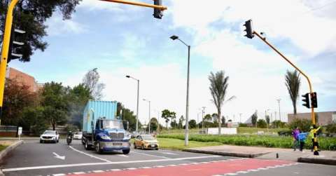 Opinión: Bogotá necesita menos puentes peatonales