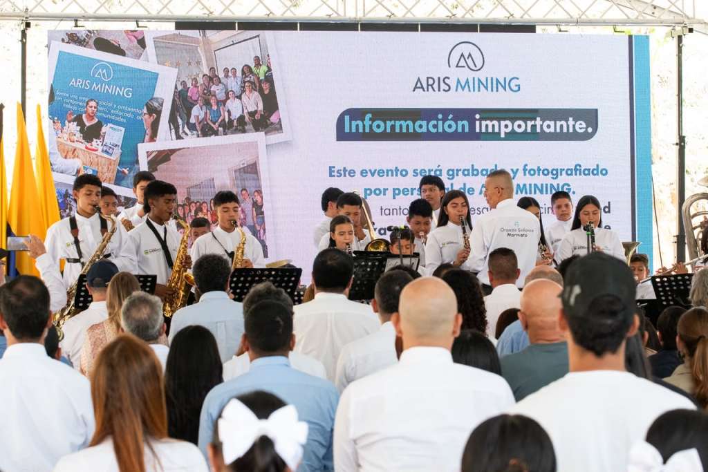 • Durante sus 450 días de construcción, el proyecto generó 35 empleos, entre ellos a cuatro mujeres, y priorizó la compra de materiales a proveedores locales y regionales.