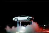 Elon Musk presenta el auto "volador" de Tesla