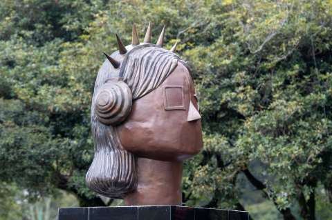 Polémica por estatua "La Rockera": críticas y apoyos al nuevo monumento de Bogotá